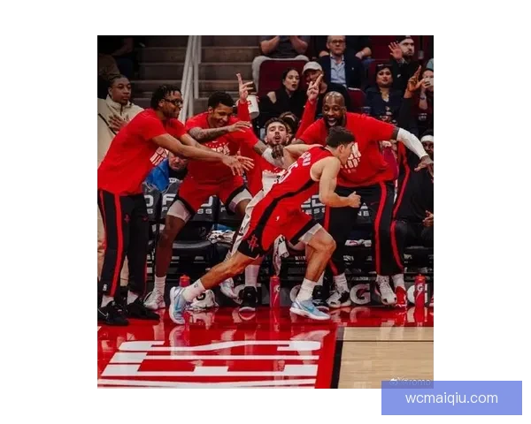 詹姆斯带队挑战篮网争十连败 火箭客场力拼灰熊三连胜