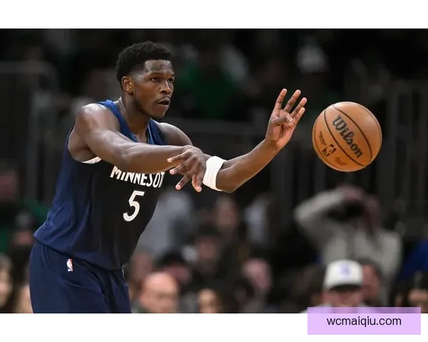 爱德华兹复出贡献17分森林狼大胜独行侠 多森姆三双表现亮眼弗拉格表现出色